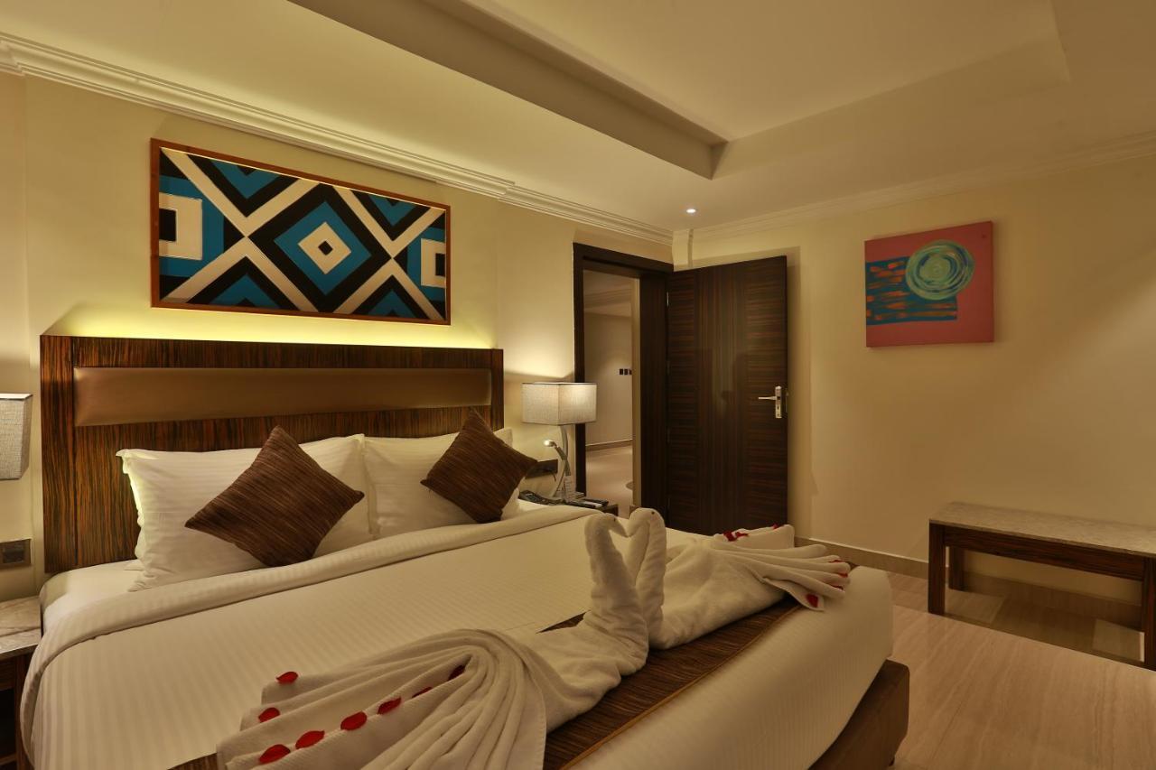 Hotel Luminara Kochi Екстериор снимка