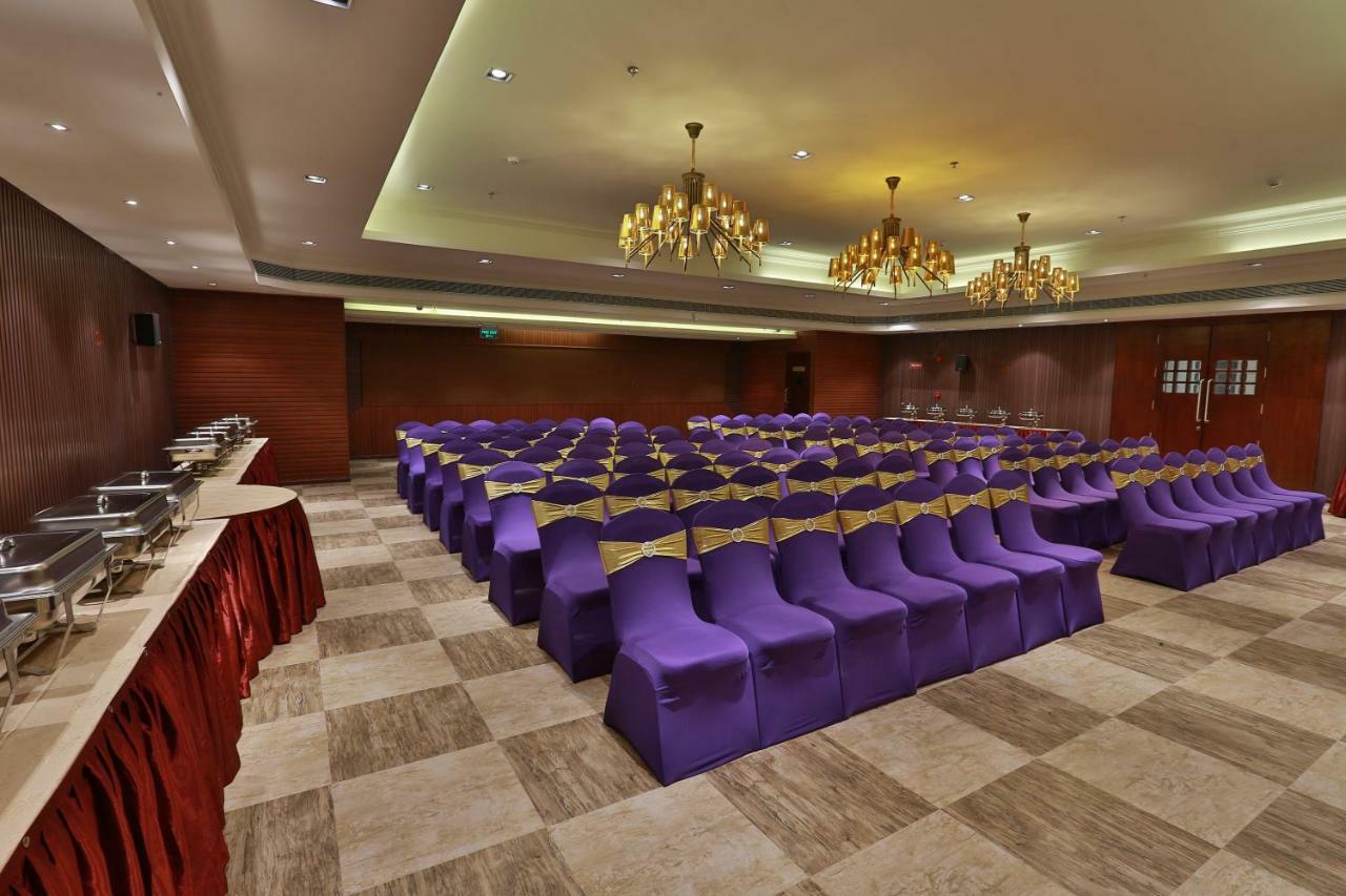 Hotel Luminara Kochi Екстериор снимка