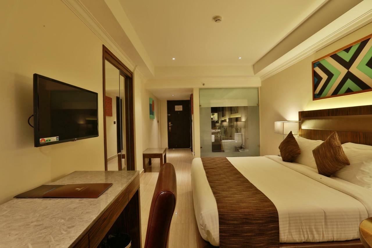 Hotel Luminara Kochi Екстериор снимка
