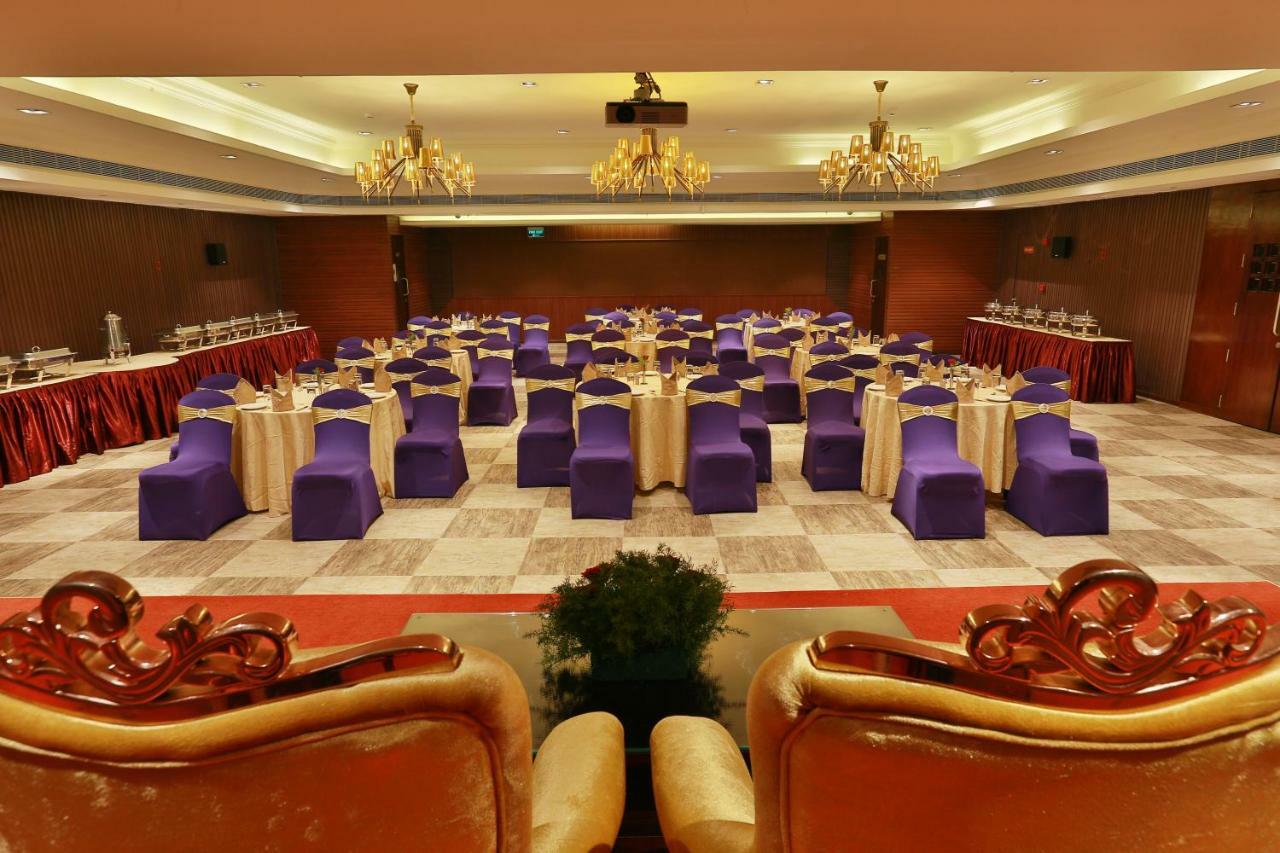 Hotel Luminara Kochi Екстериор снимка