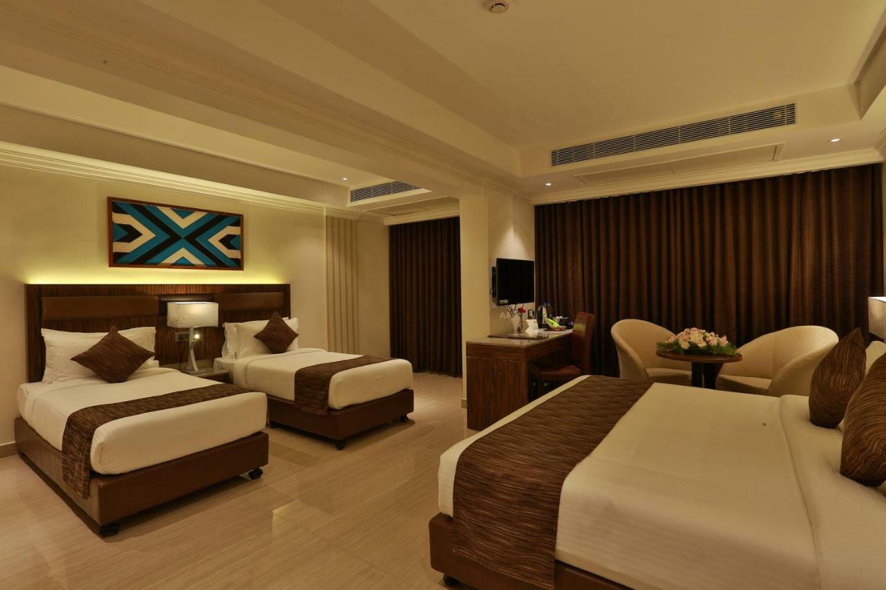 Hotel Luminara Kochi Екстериор снимка