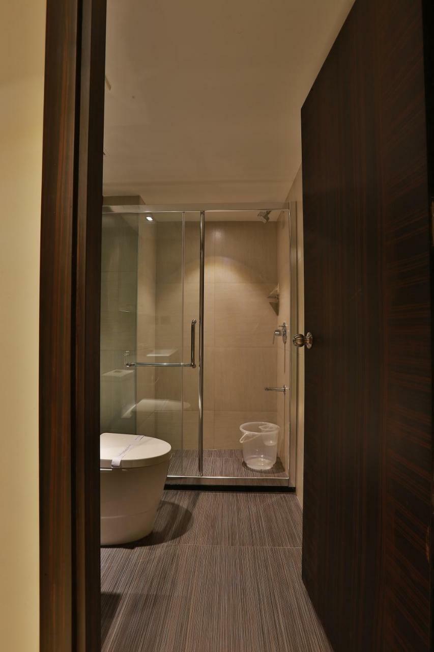Hotel Luminara Kochi Екстериор снимка