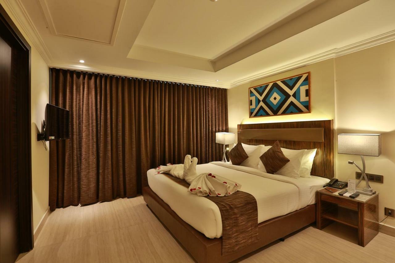 Hotel Luminara Kochi Екстериор снимка
